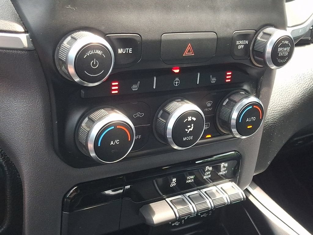 2021 RAM 1500 Big Horn Quad Cab 4x4 6'4" Box