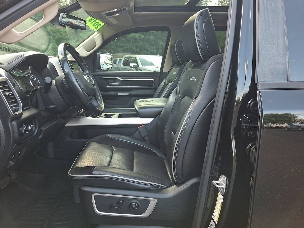 2019 RAM 1500 Laramie Crew Cab 4x4 5'7" Box
