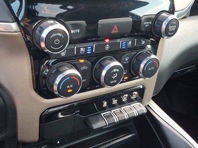 2019 RAM 1500 Laramie Crew Cab 4x4 5'7" Box