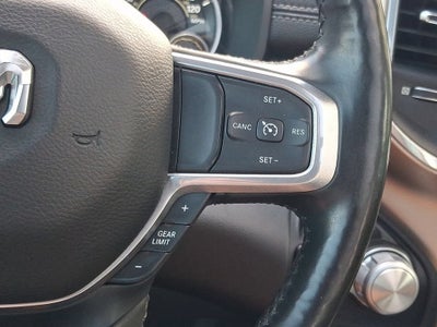 2019 RAM 1500 Laramie Crew Cab 4x4 5'7" Box
