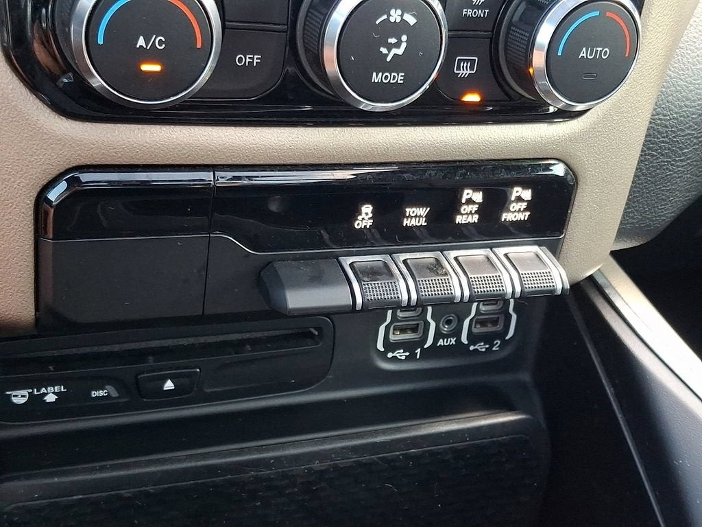 2019 RAM 1500 Laramie Crew Cab 4x4 5'7" Box