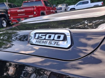 2019 RAM 1500 Laramie Crew Cab 4x4 5'7" Box