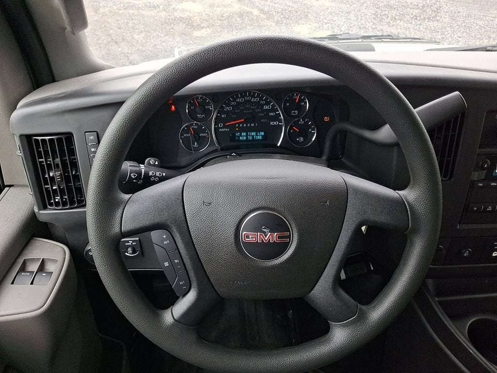 2025 GMC Savana Cutaway 3500 1WT
