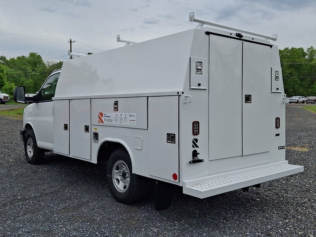 2025 GMC Savana Cutaway 3500 1WT