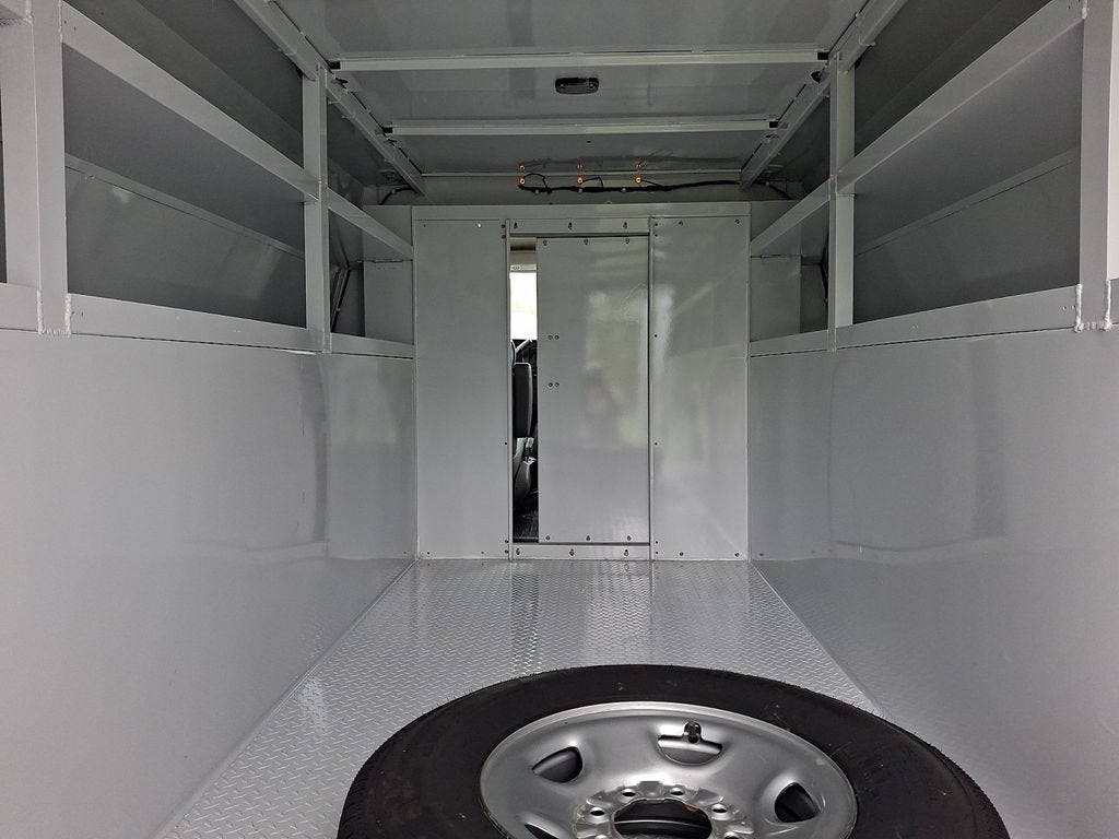 2025 GMC Savana Cutaway 3500 1WT