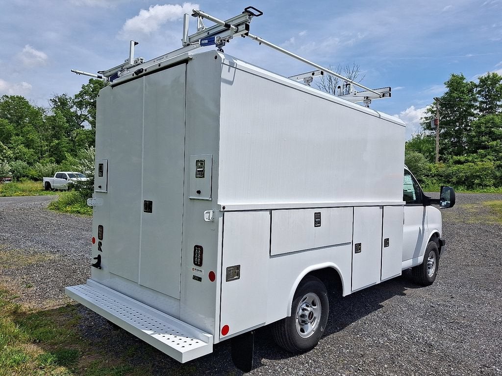 2025 GMC Savana Cutaway 3500 1WT