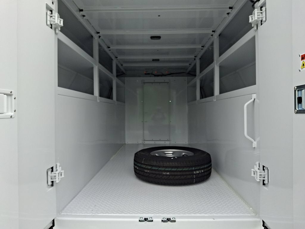 2025 GMC Savana Cutaway 3500 1WT