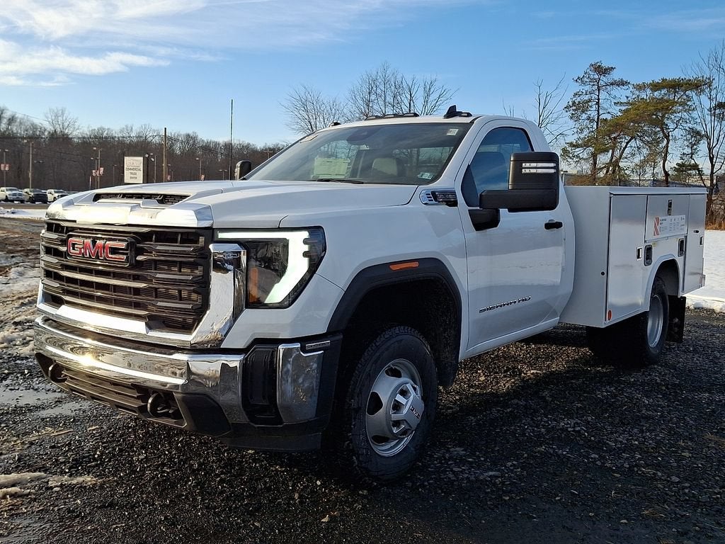 2025 GMC Sierra 3500 HD Chassis Cab Pro