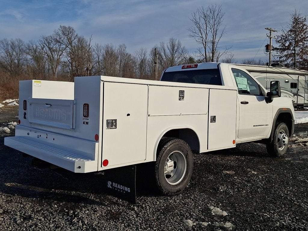 2025 GMC Sierra 3500 HD Chassis Cab Pro