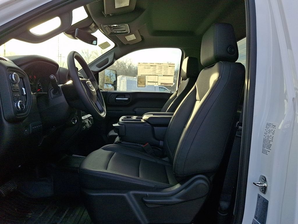 2025 GMC Sierra 3500 HD Chassis Cab Pro