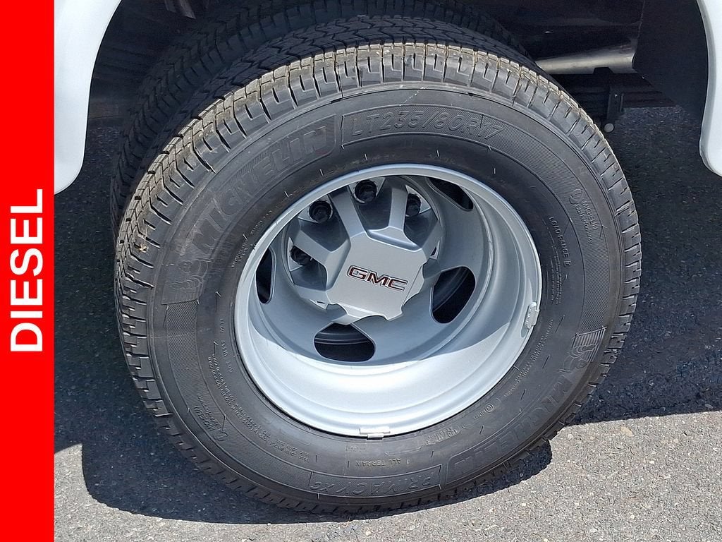 2025 GMC Sierra 3500 HD Chassis Cab Pro