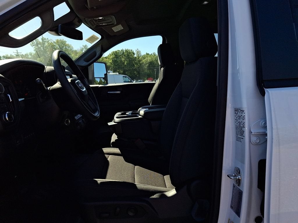 2026 GMC Sierra 3500HD Pro - Photo 7