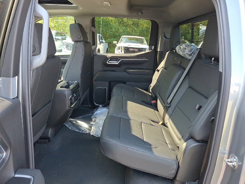 2026 GMC Sierra 1500 SLT - Photo 7