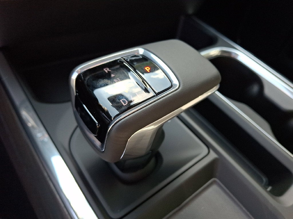 2026 GMC Sierra 1500 SLT - Photo 9