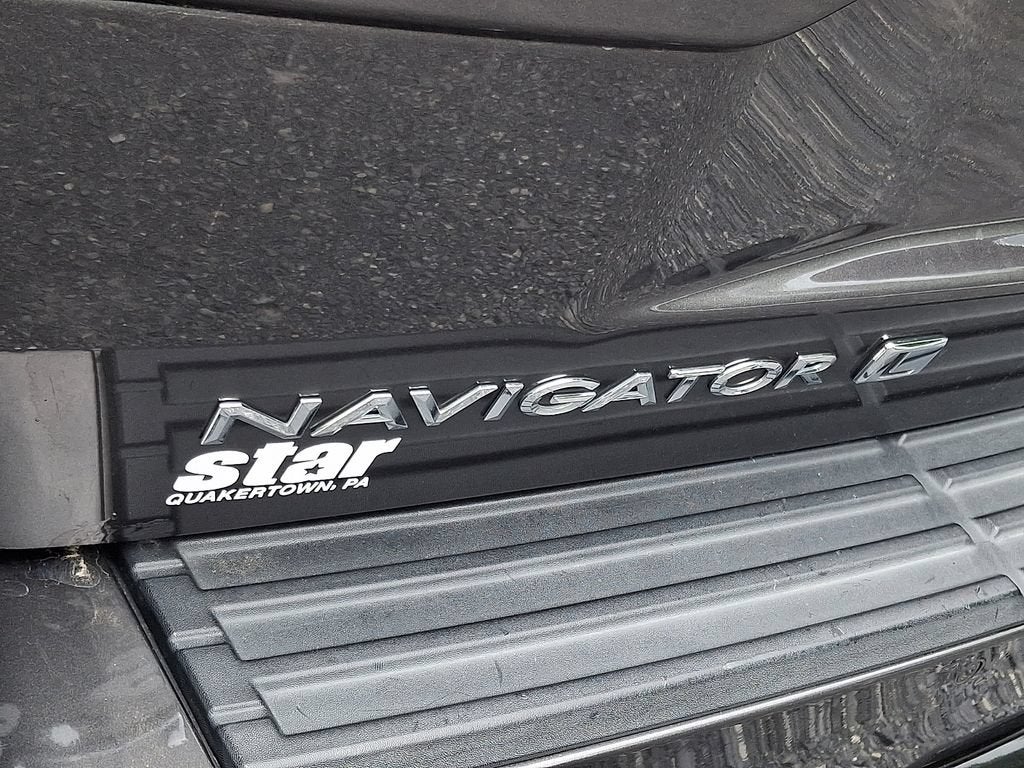 2015 Lincoln Navigator L Base
