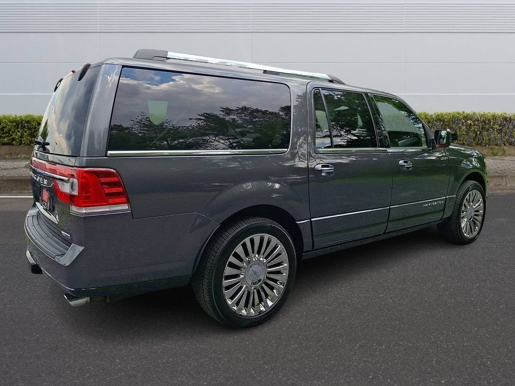 2015 Lincoln Navigator L Base