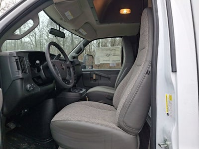2025 GMC Savana Cutaway 3500 1WT