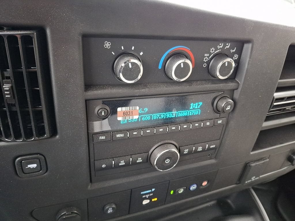 2025 GMC Savana Cutaway 3500 1WT