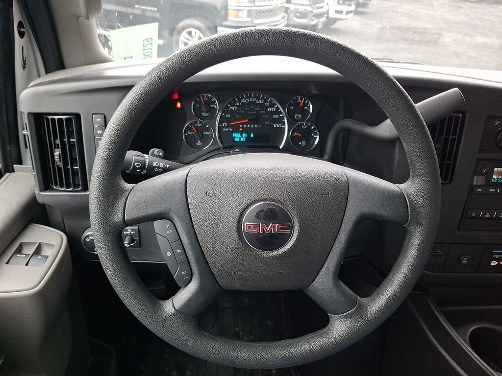 2025 GMC Savana Cutaway 3500 1WT