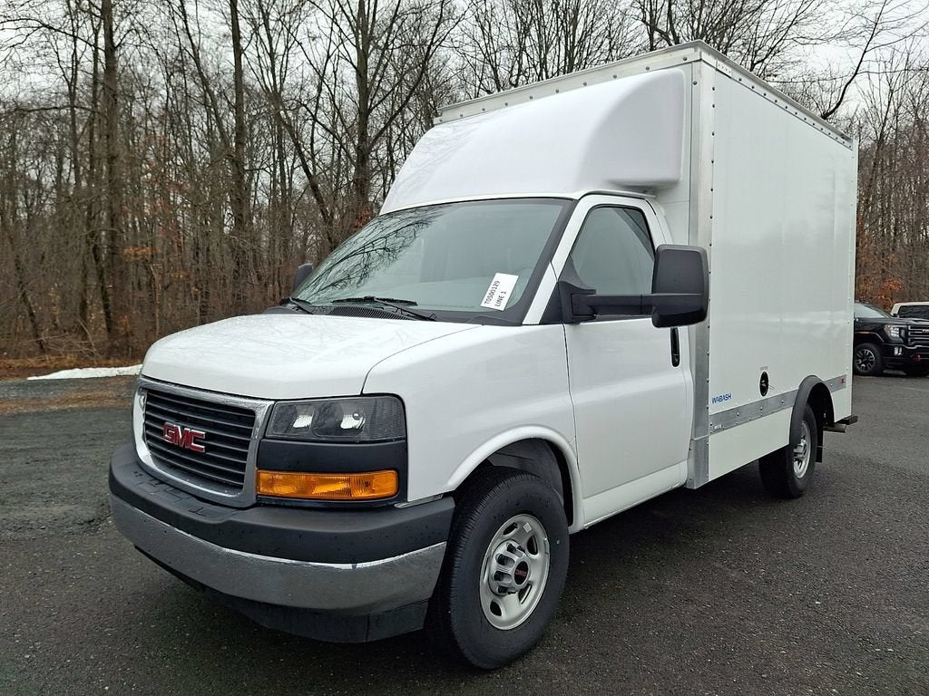 2025 GMC Savana Cutaway 3500 1WT