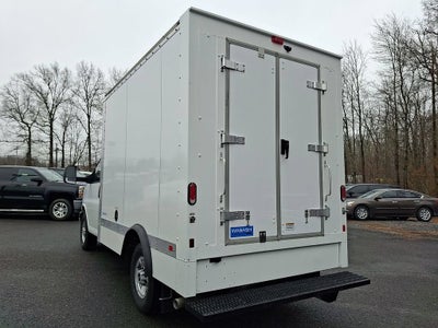2025 GMC Savana Cutaway 3500 1WT