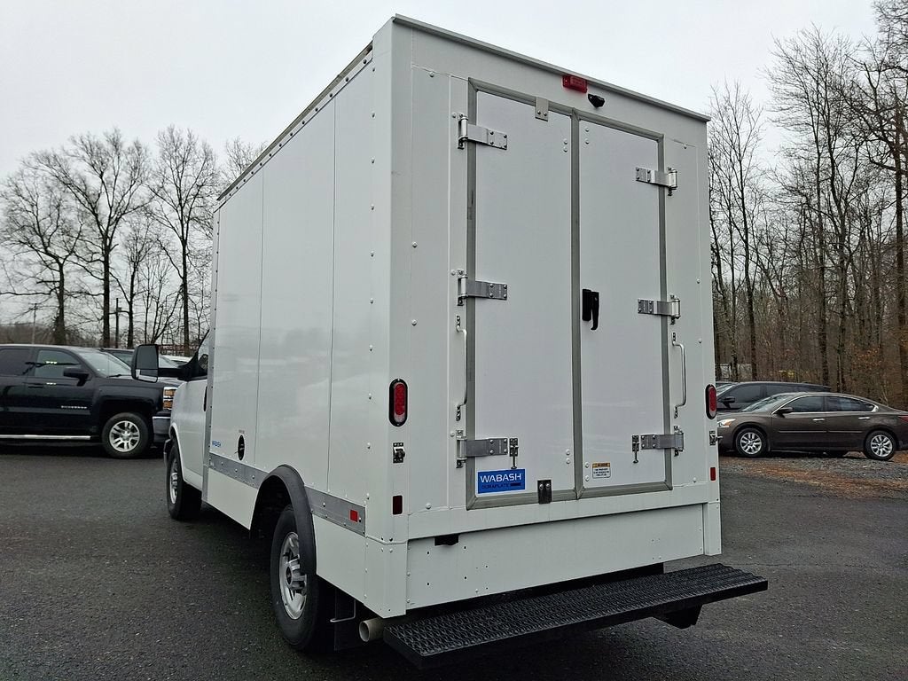 2025 GMC Savana Cutaway 3500 1WT