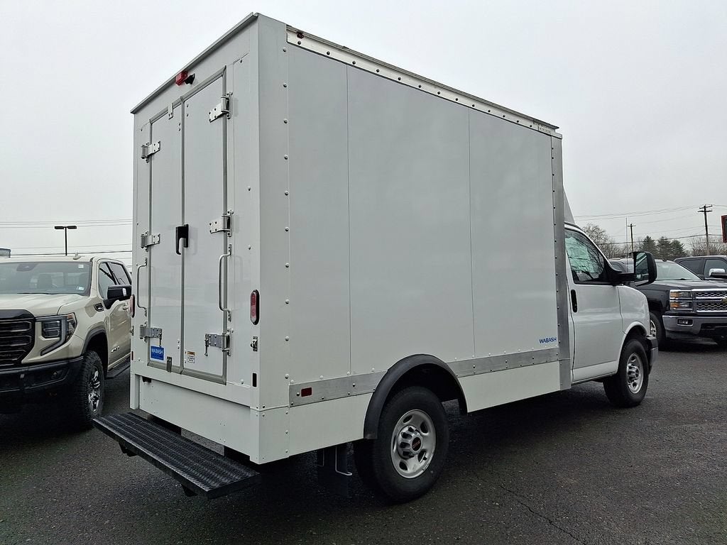 2025 GMC Savana Cutaway 3500 1WT