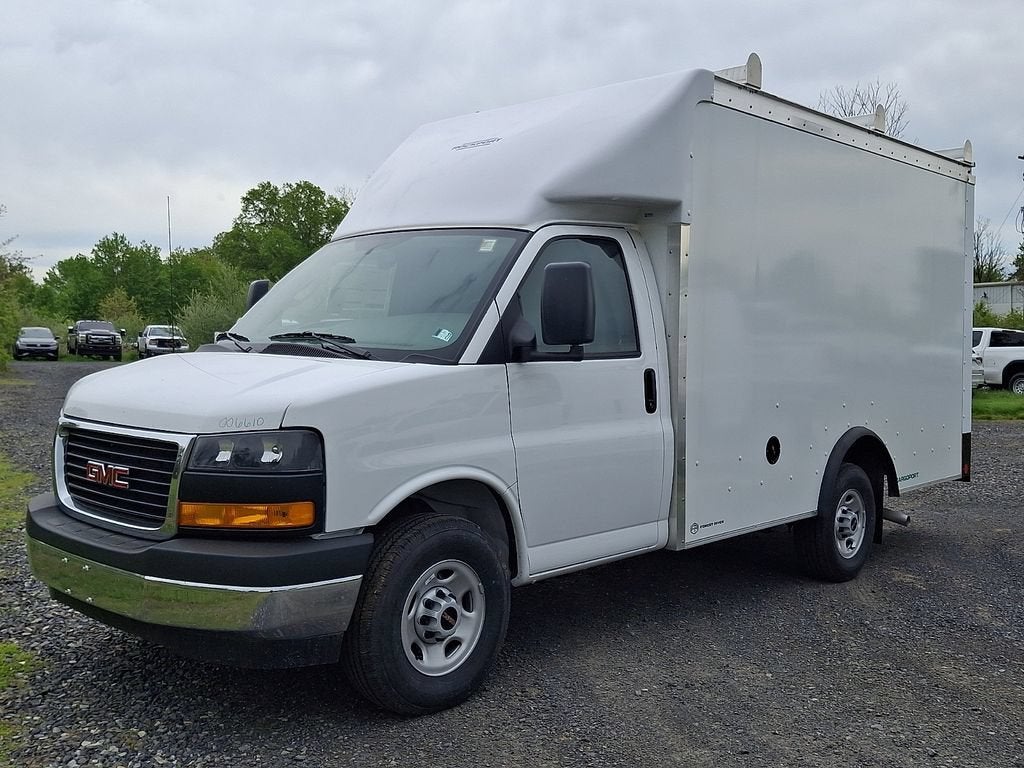 2026 GMC Savana Cutaway 3500 1WT