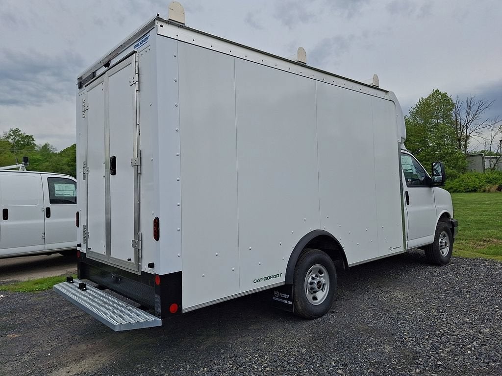 2026 GMC Savana Cutaway 3500 1WT