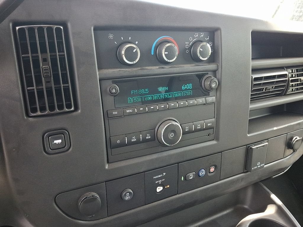 2025 GMC Savana Cutaway 3500 1WT