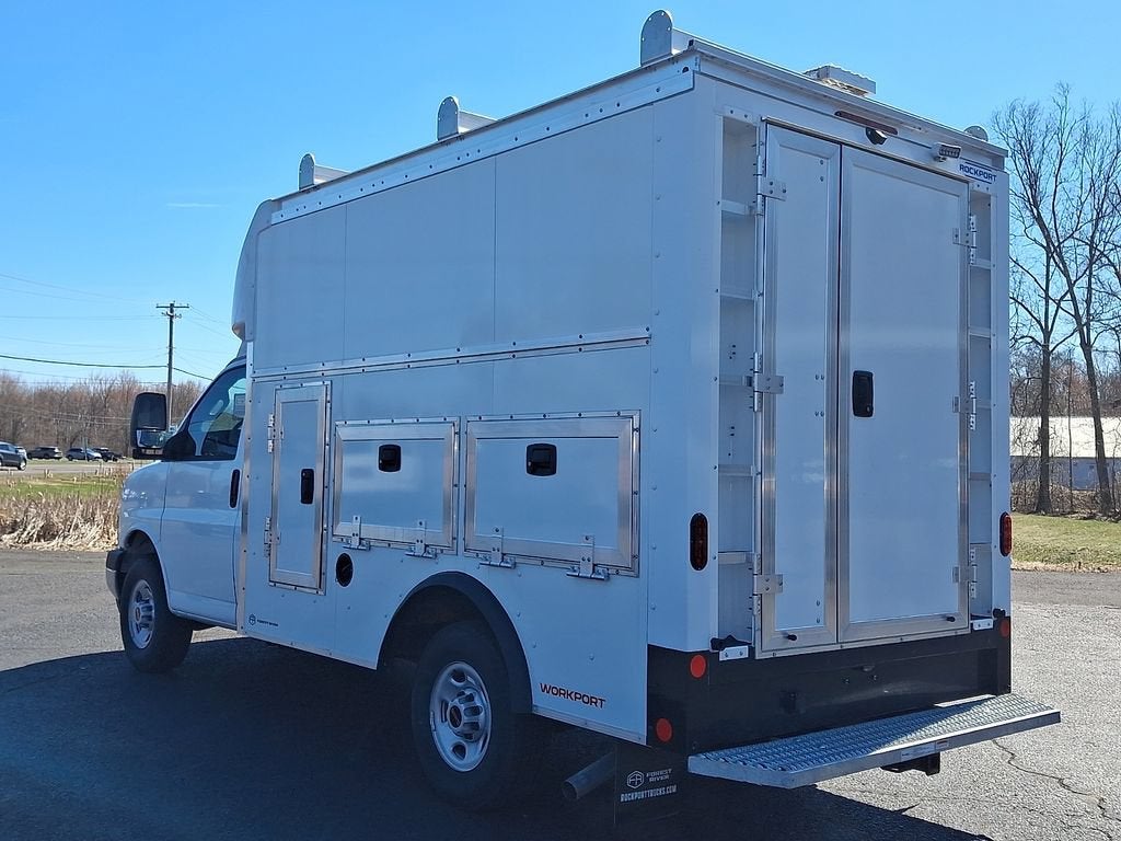 2026 GMC Savana Cutaway 3500 1WT