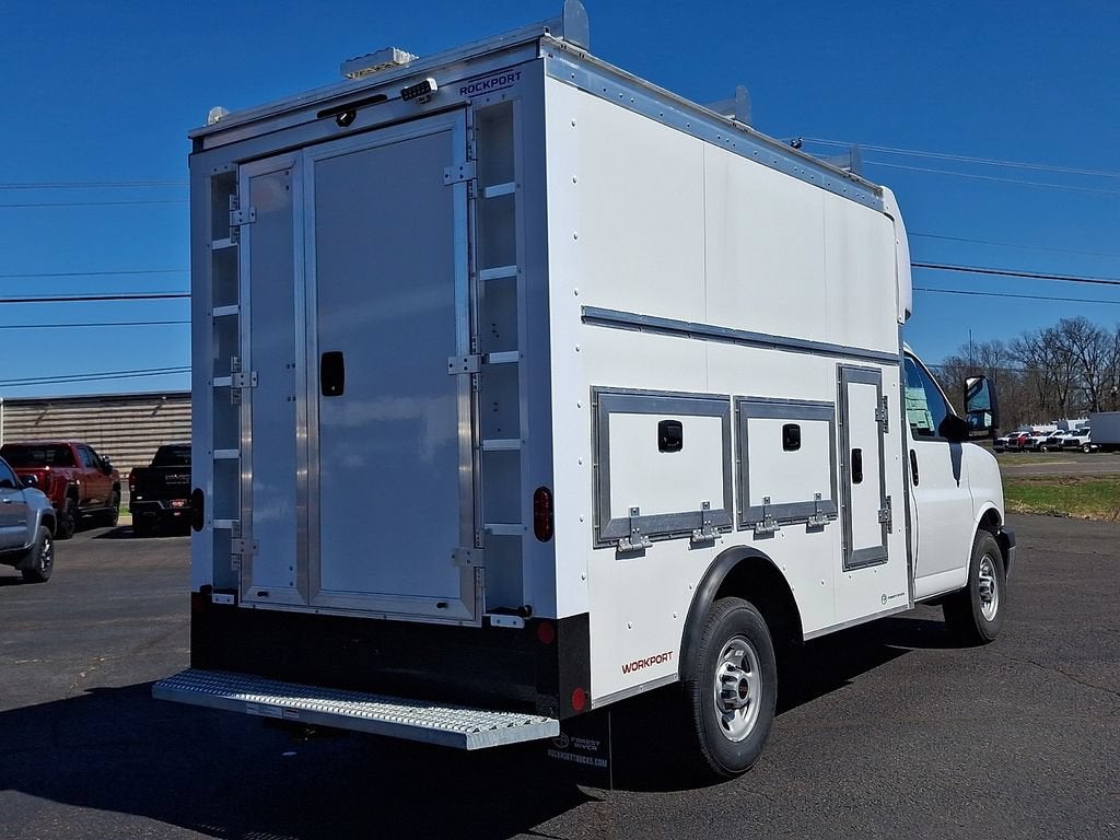 2026 GMC Savana Cutaway 3500 1WT
