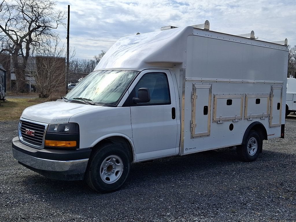 2026 GMC Savana Cutaway 3500 1WT