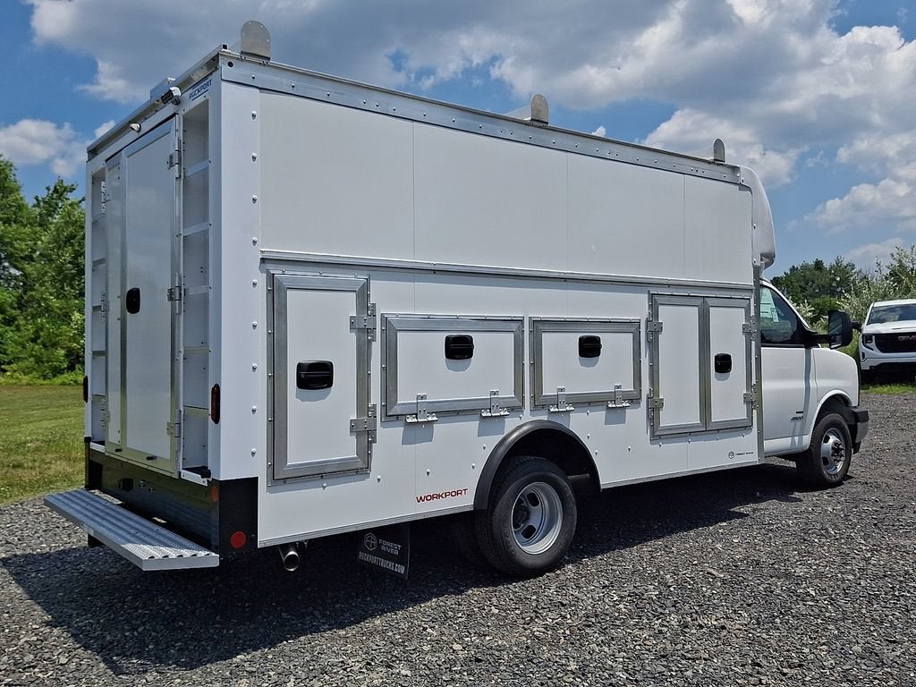 2026 GMC Savana Cutaway 4500 2WT