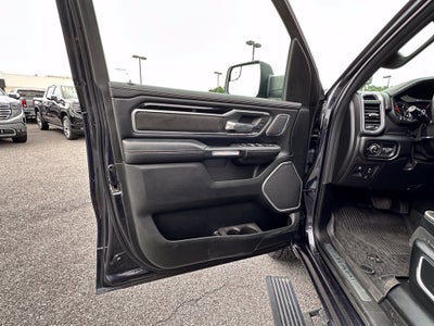 2020 RAM 1500 Laramie Crew Cab 4x4 5'7" Box