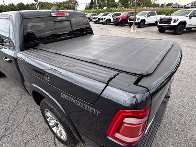 2020 RAM 1500 Laramie Crew Cab 4x4 5'7" Box