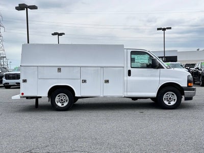 2025 GMC Savana Cutaway 3500 1WT