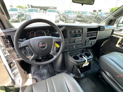 2025 GMC Savana Cutaway 3500 1WT