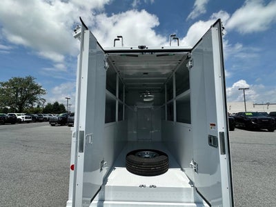 2025 GMC Savana Cutaway 3500 1WT