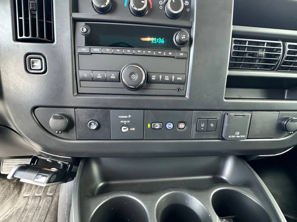 2025 GMC Savana Cutaway 3500 1WT