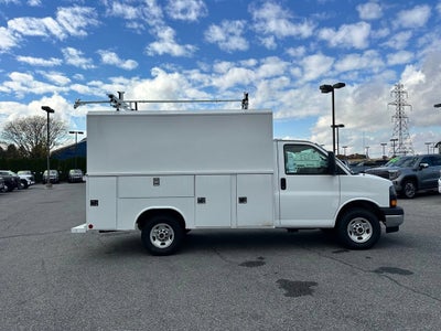2025 GMC Savana Cutaway 3500 1WT