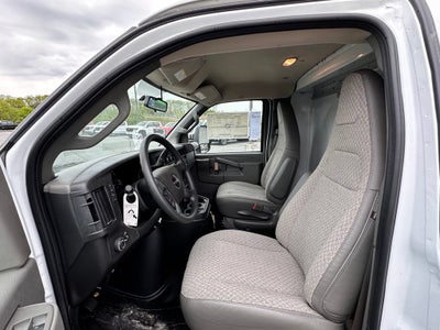 2025 GMC Savana Cutaway 3500 1WT
