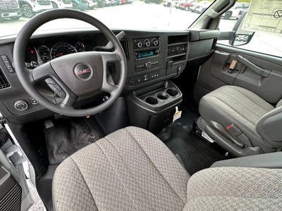 2025 GMC Savana Cutaway 3500 1WT