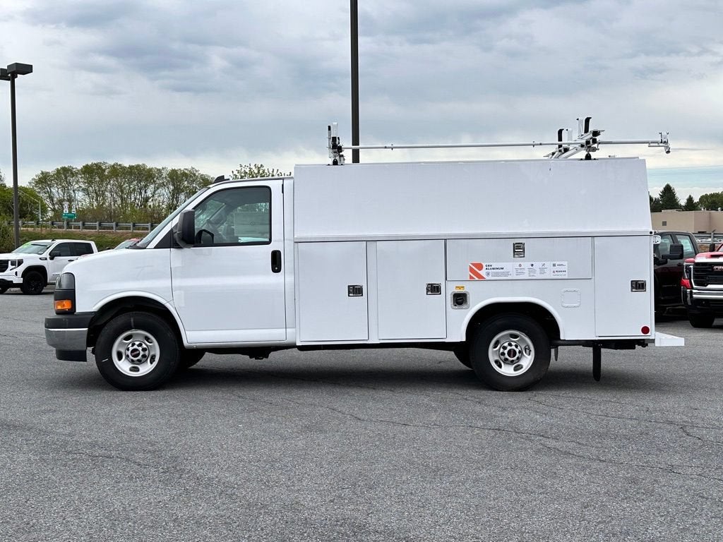2025 GMC Savana Cutaway 3500 1WT