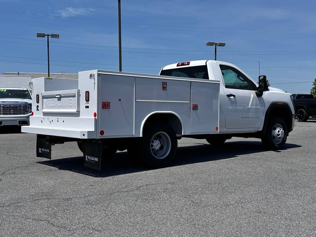 2025 GMC Sierra 3500 HD Chassis Cab Pro