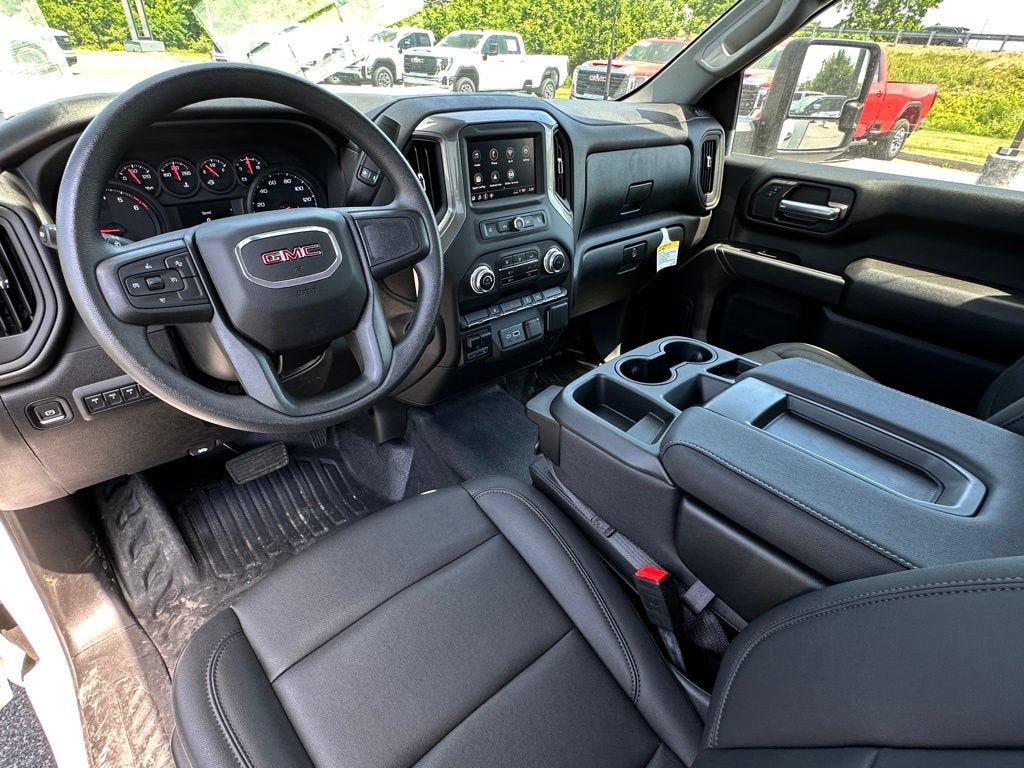 2025 GMC Sierra 3500 HD Chassis Cab Pro