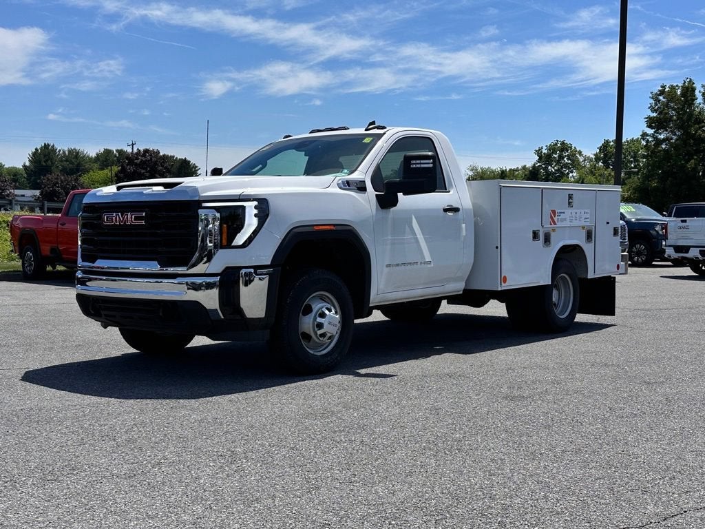 2025 GMC Sierra 3500 HD Chassis Cab Pro