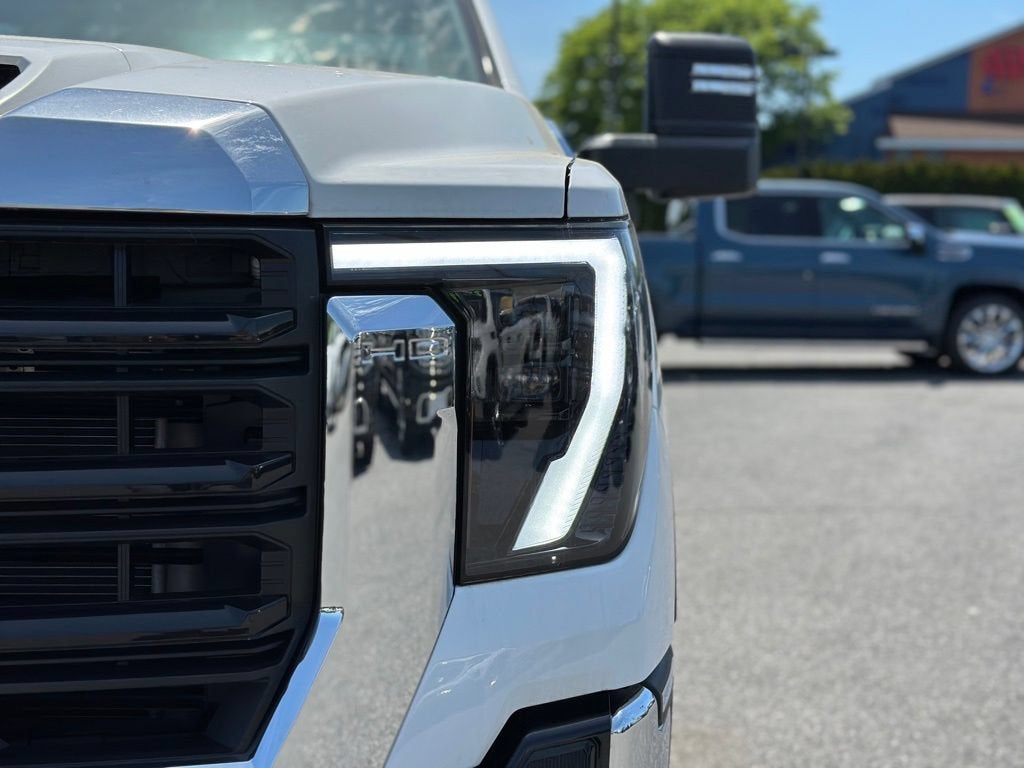 2025 GMC Sierra 3500 HD Chassis Cab Pro