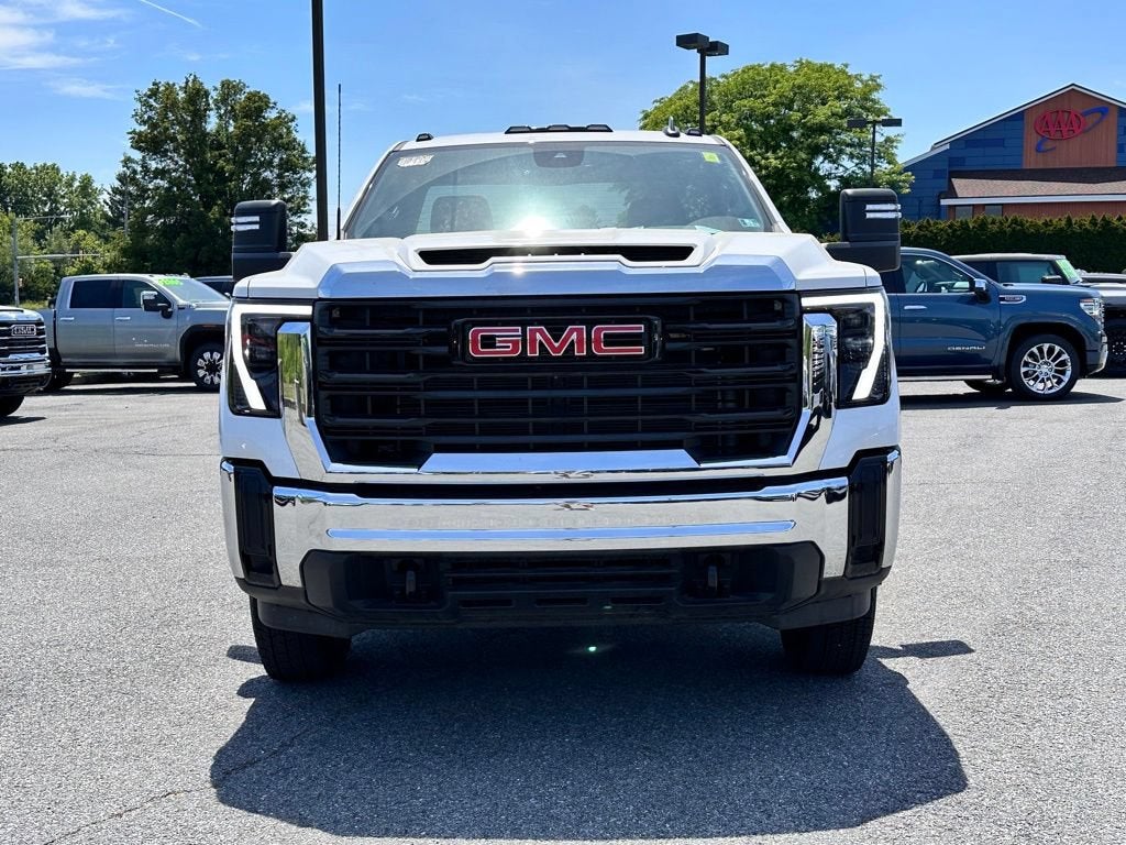2025 GMC Sierra 3500 HD Chassis Cab Pro