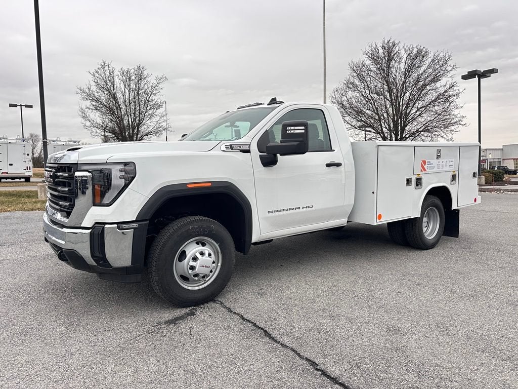 2025 GMC Sierra 3500 HD Chassis Cab Pro